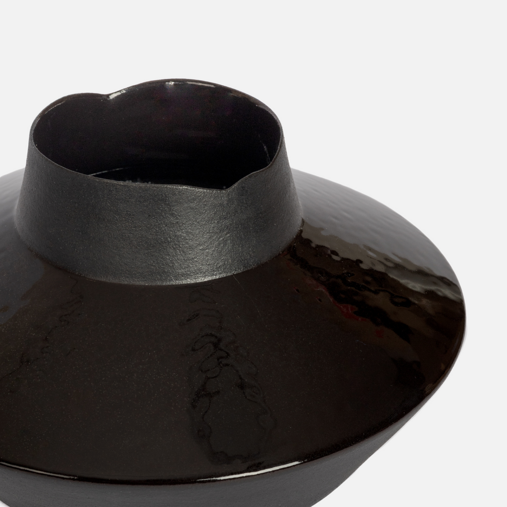 Flake-Rim Vase Z9 - Black Gloss