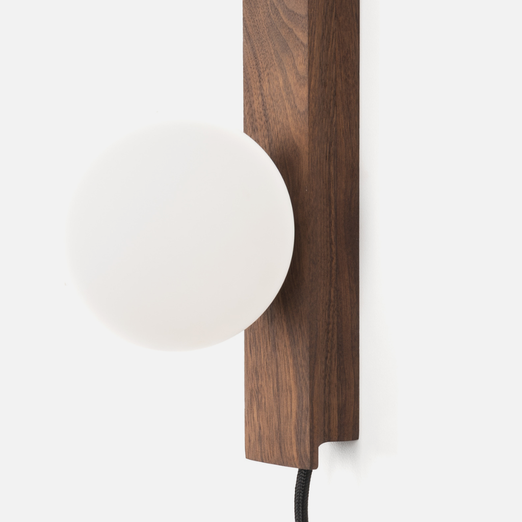Linea Wall Lamp - Walnut