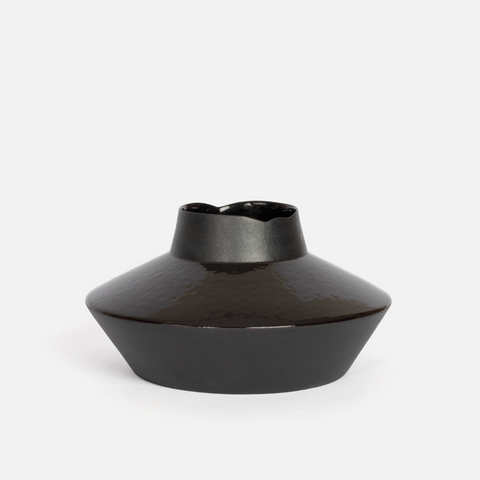 Flake-Rim Vase Z9 - Black Gloss