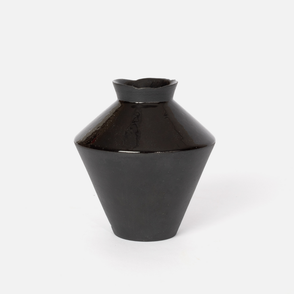 Flake-Rim Vase Z5 - Black Gloss