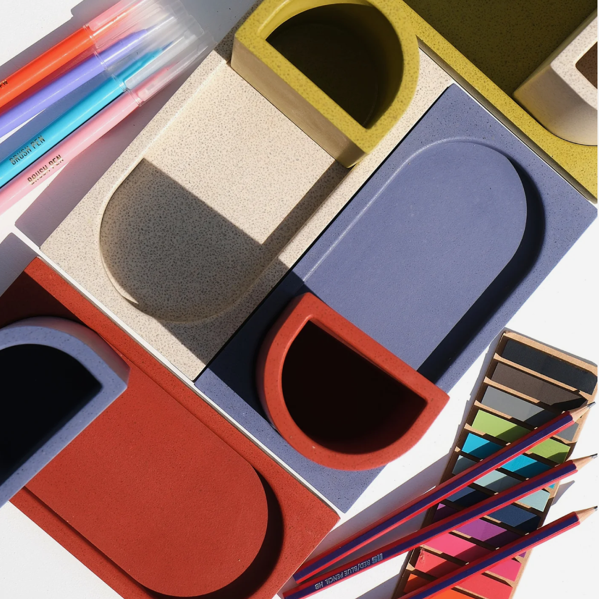 The Arc Holder - Brick