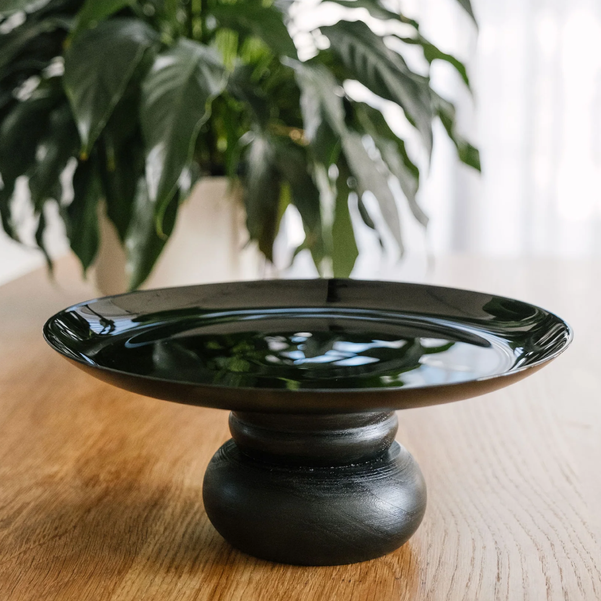 The Black Cake Stand