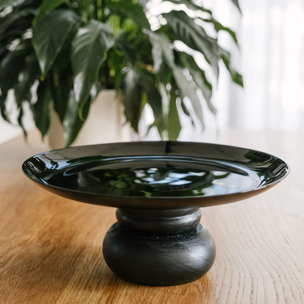 The Black Cake Stand