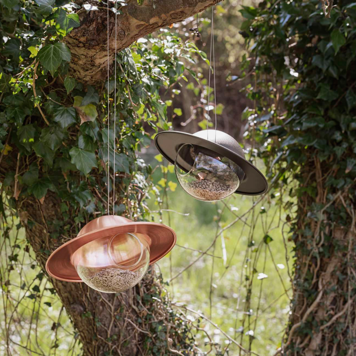 Saturn Bird Feeder - Black