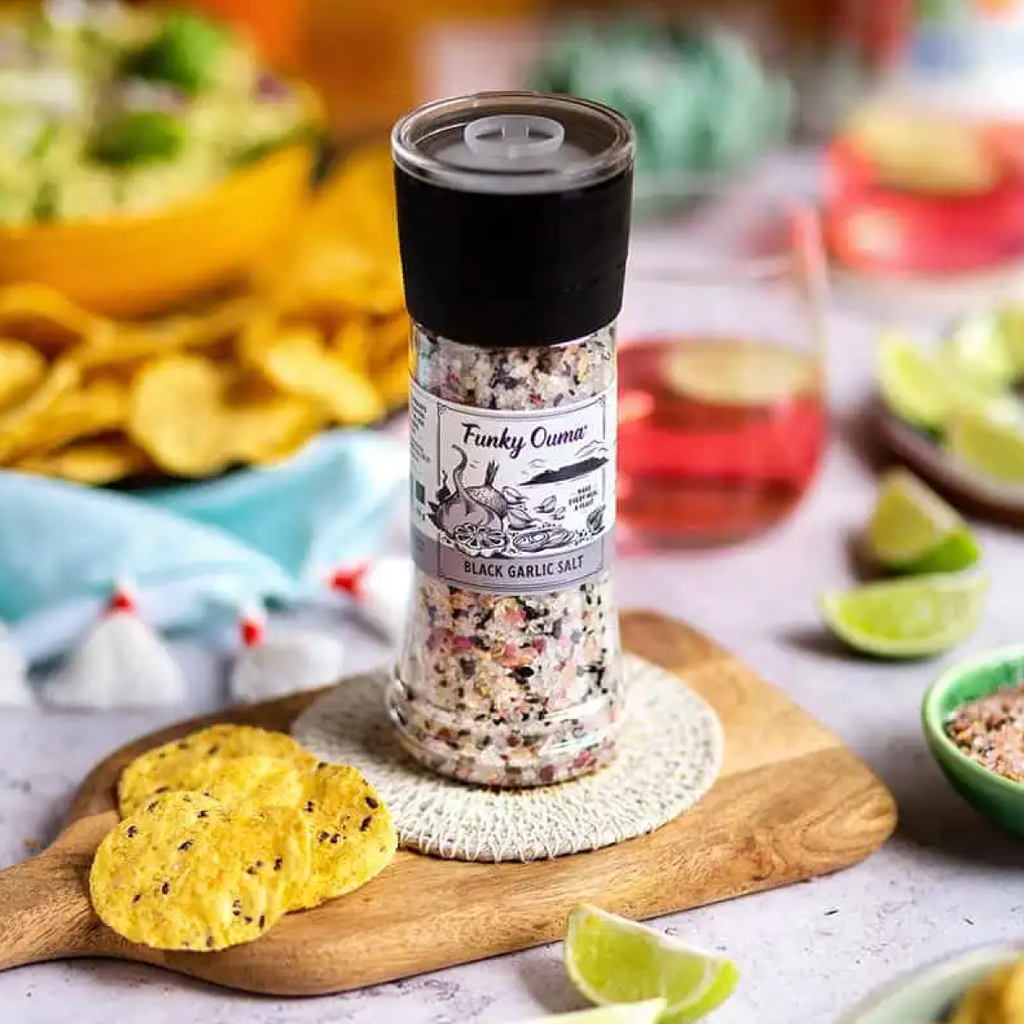 Funky Ouma Grinder - Black Garlic Salt