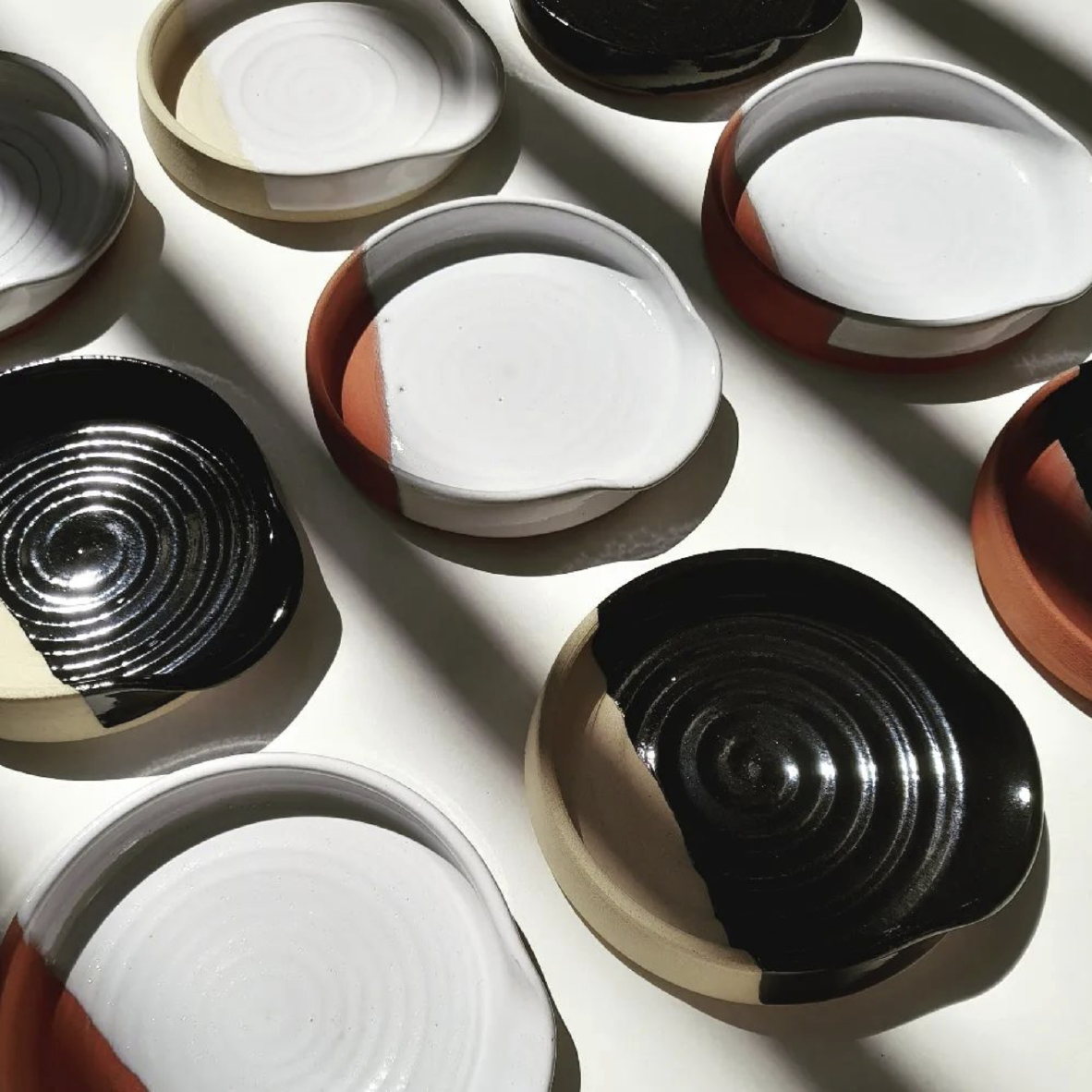 Teton Spoon Rest - Beige & White