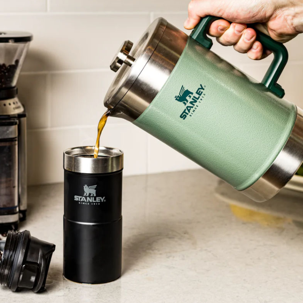The Stay-Hot French Press 1.4L - Hammertone Green