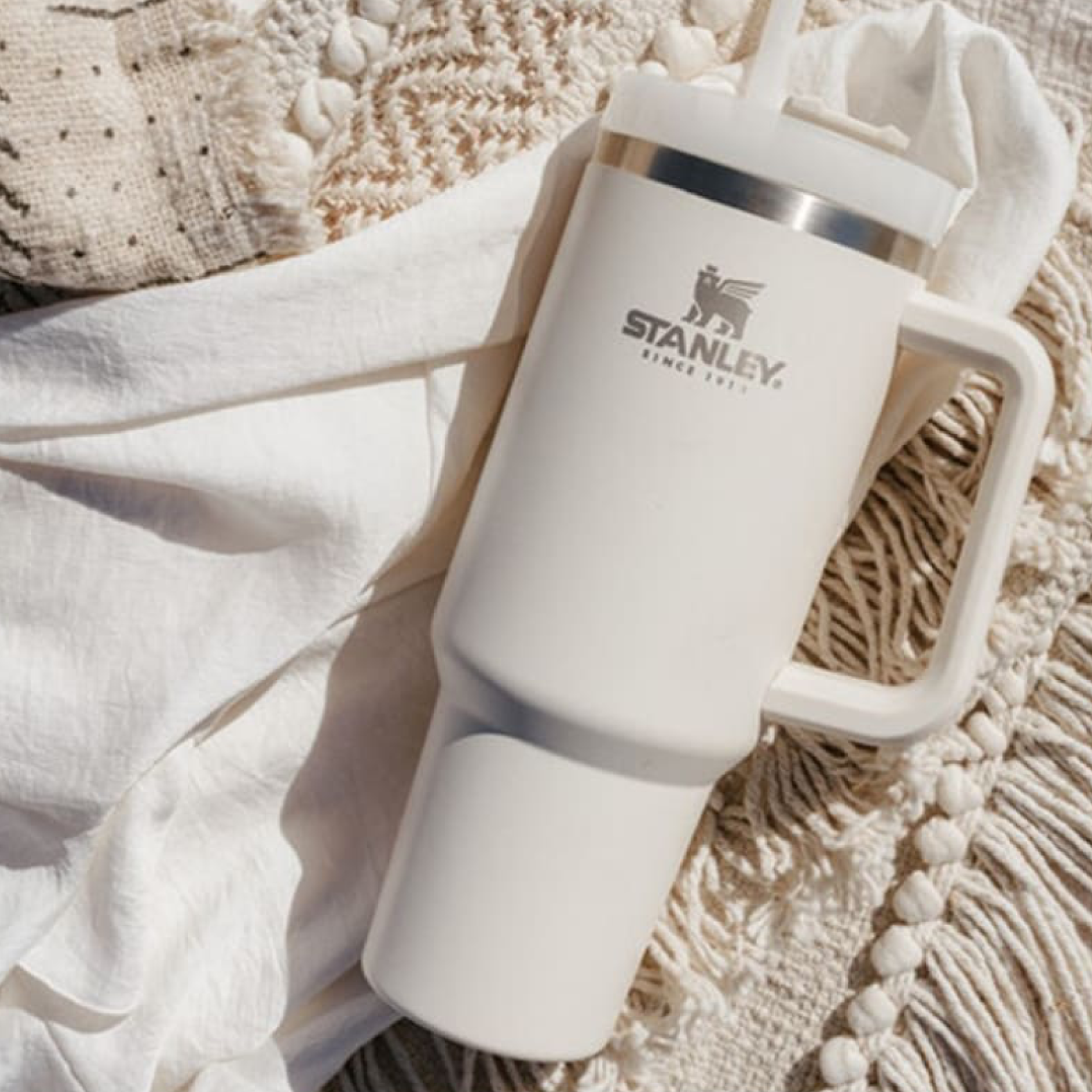 The Quencher FlowState Tumbler 1.18L - Cream Tonal