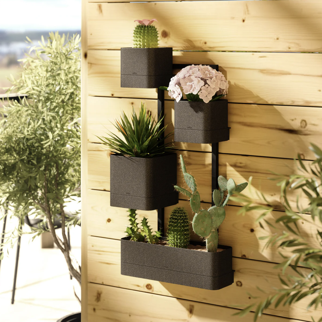 Cubiko Wall Planter - Black