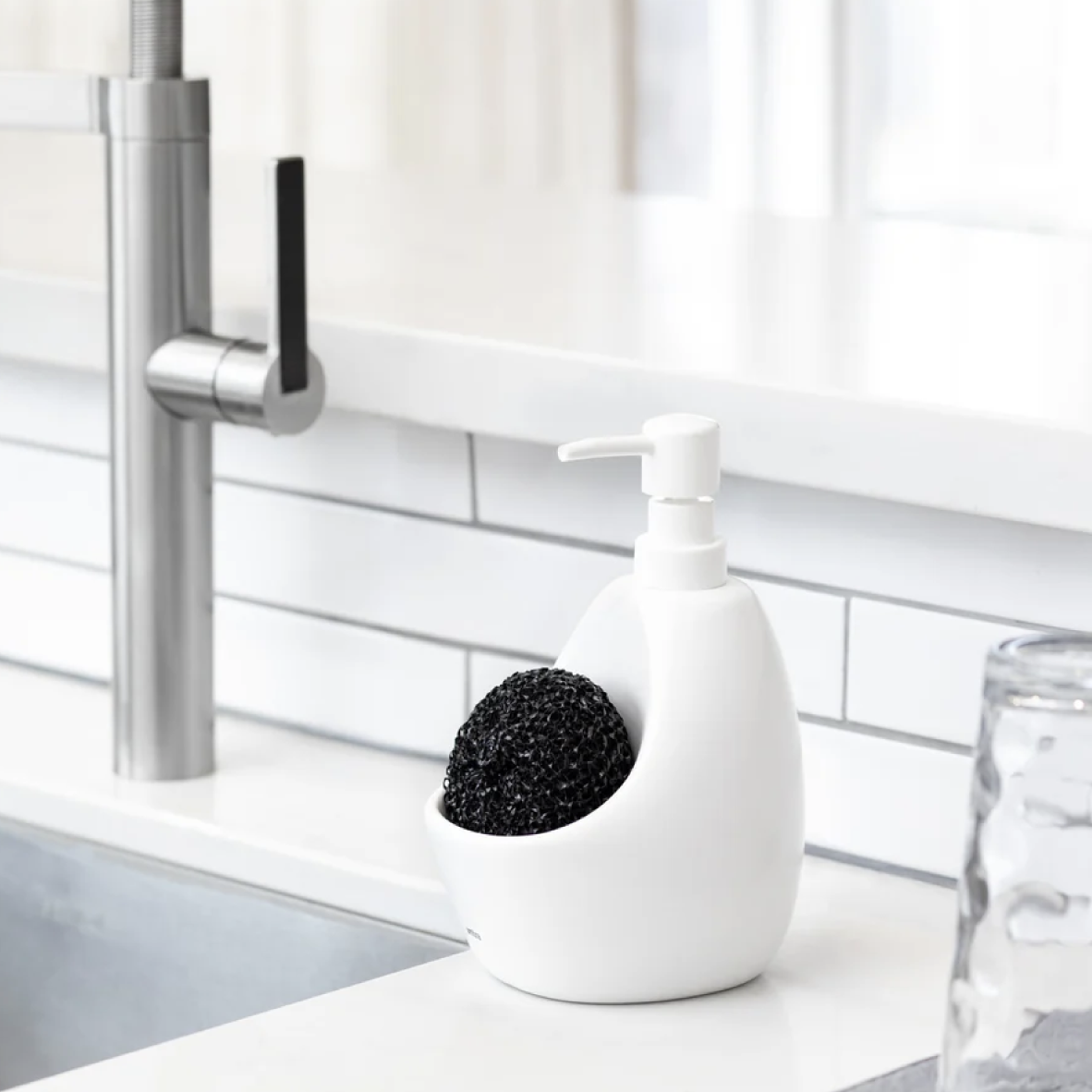 Joey Pump & Scrubby Combo - White