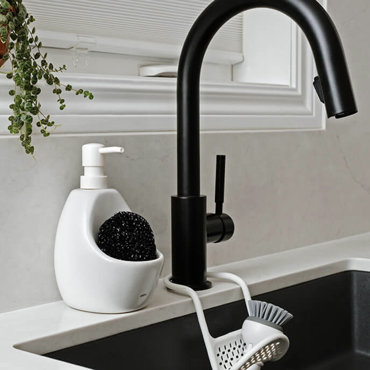 Joey Pump & Scrubby Combo - White