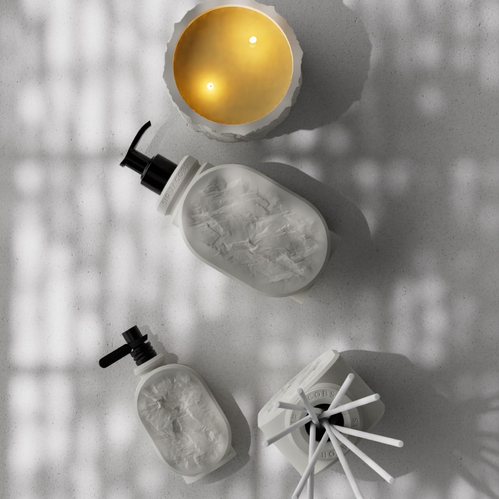 White Quarry Candle - Raspberry, Jasmine, Caramel & Musk