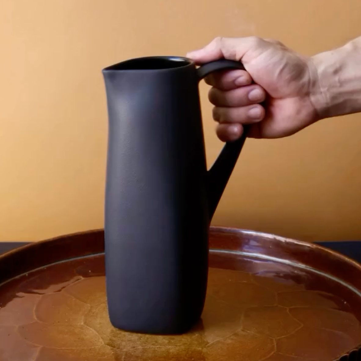 Contour Pitcher - Matte Outside / Gloss Inside