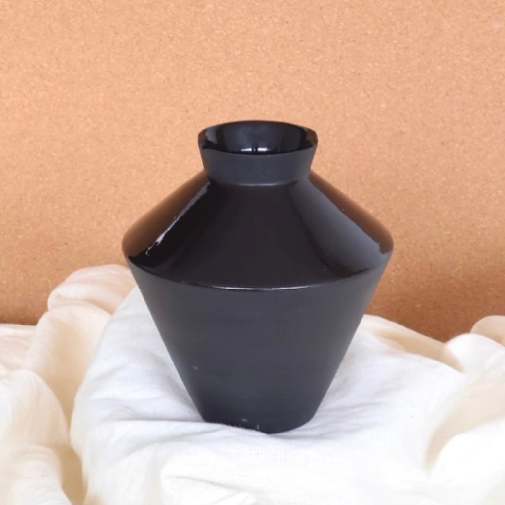 Flake-Rim Vase Z5 - Black Gloss