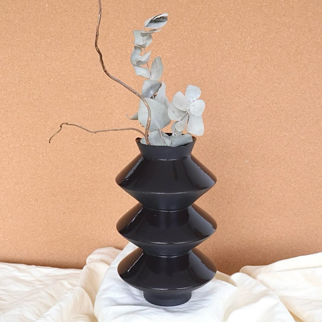 Flake-Rim Vase Z8 - Black Gloss