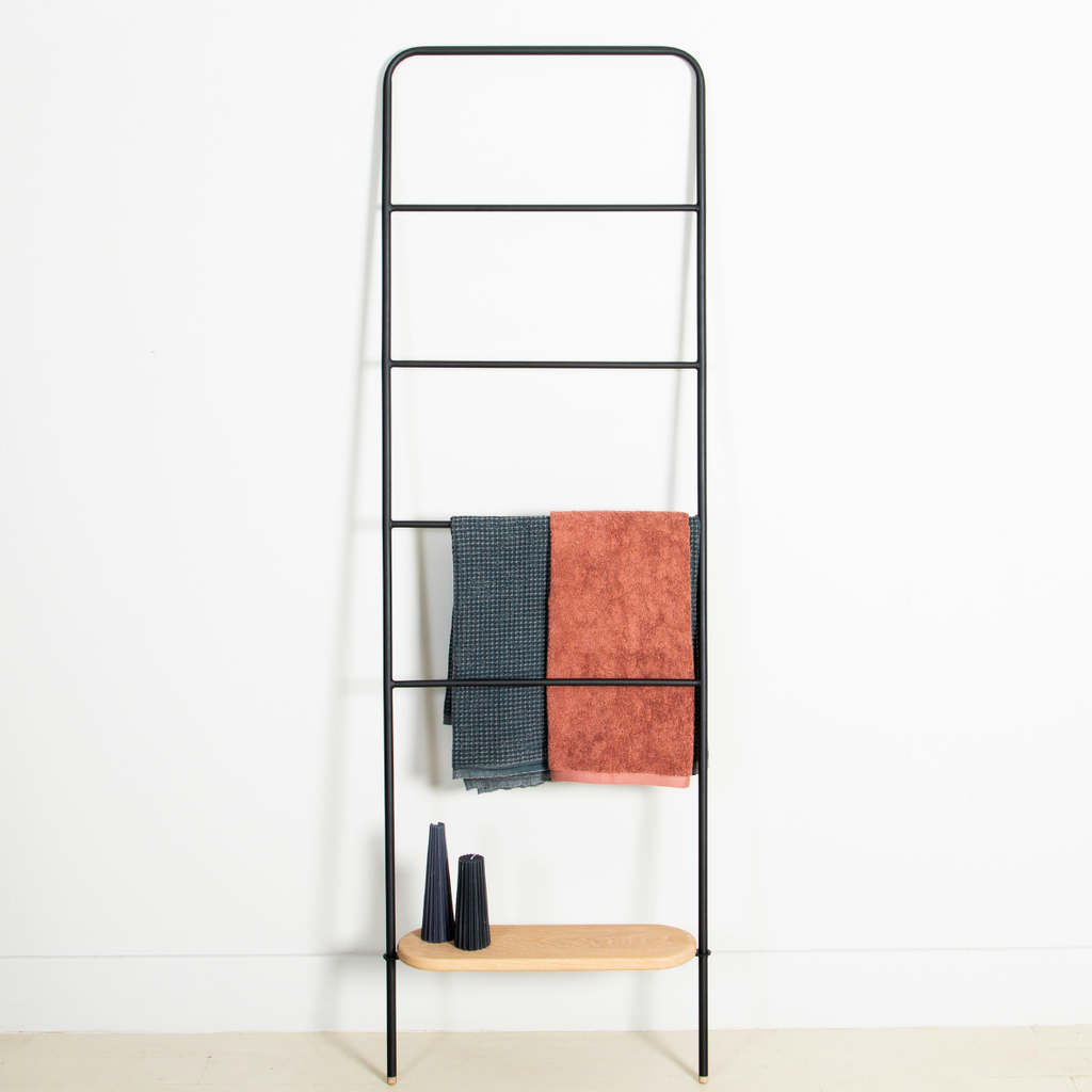 Lisa Leaning Towel Rack