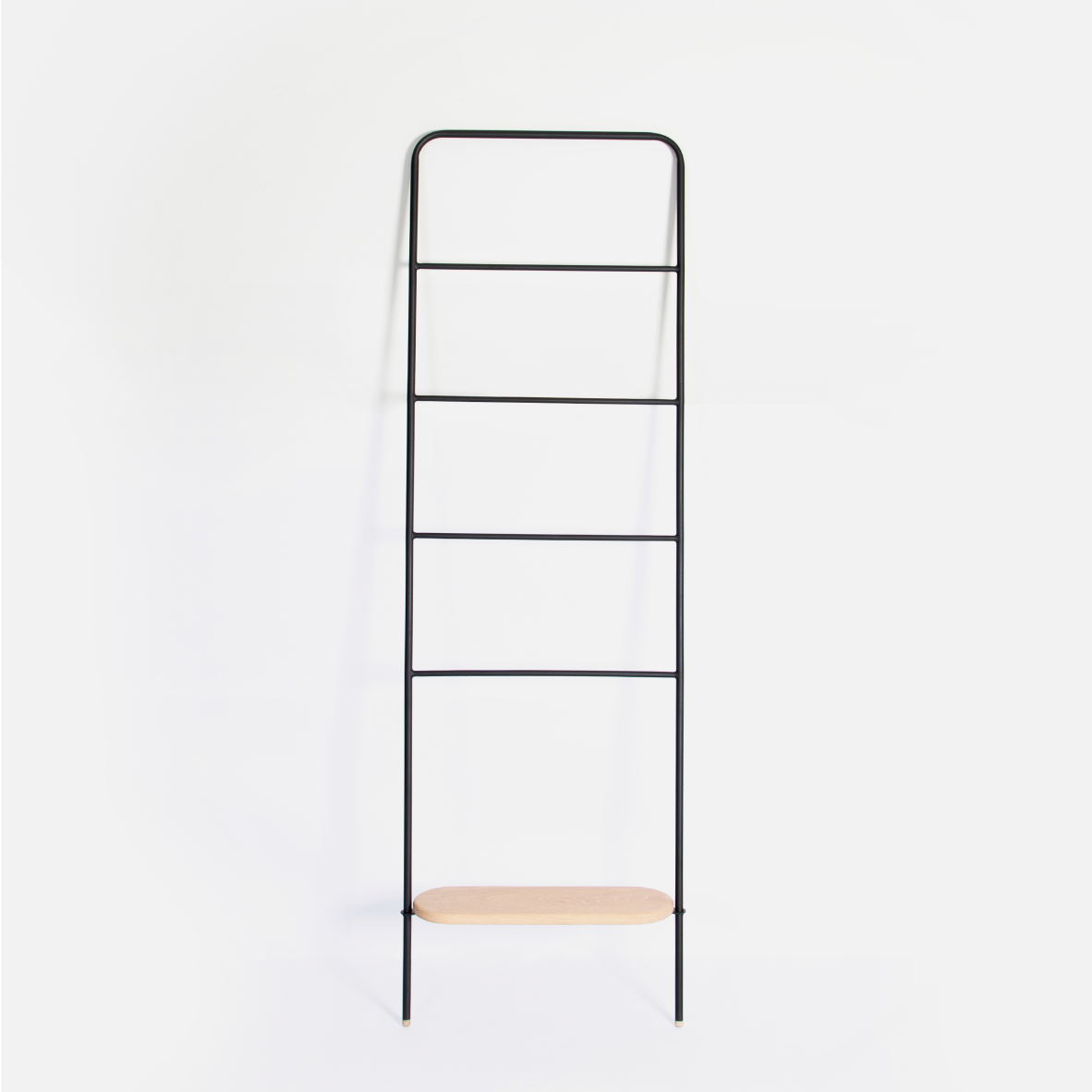 Lisa Leaning Towel Rack