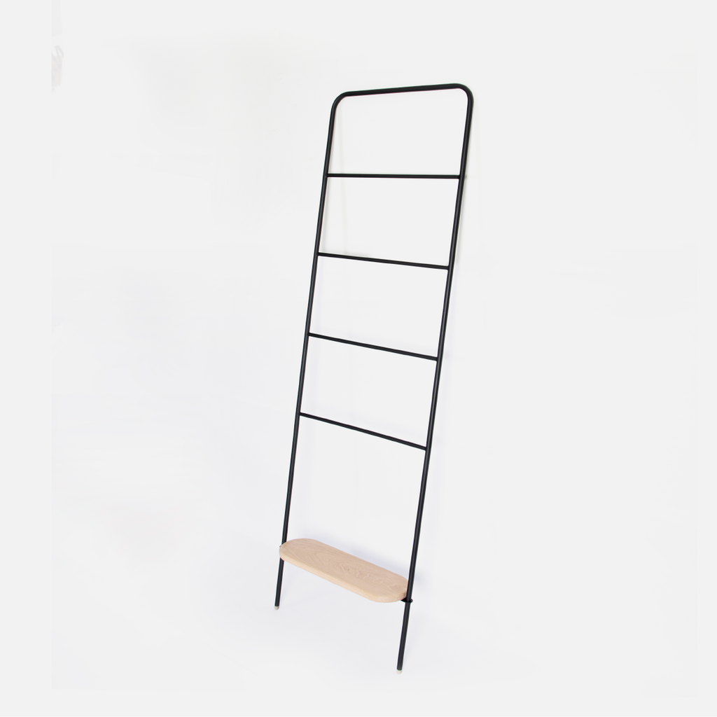 Lisa Leaning Towel Rack